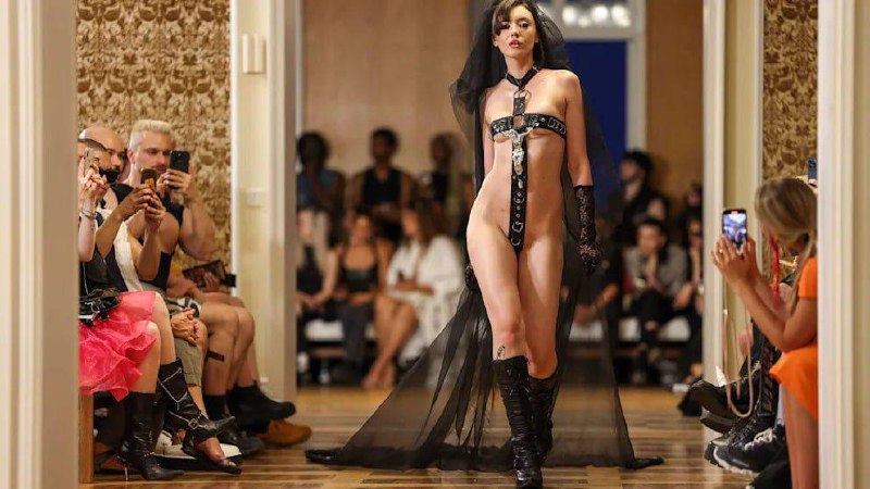 В Берлине проходит неделя модыМодели были разного воз?...