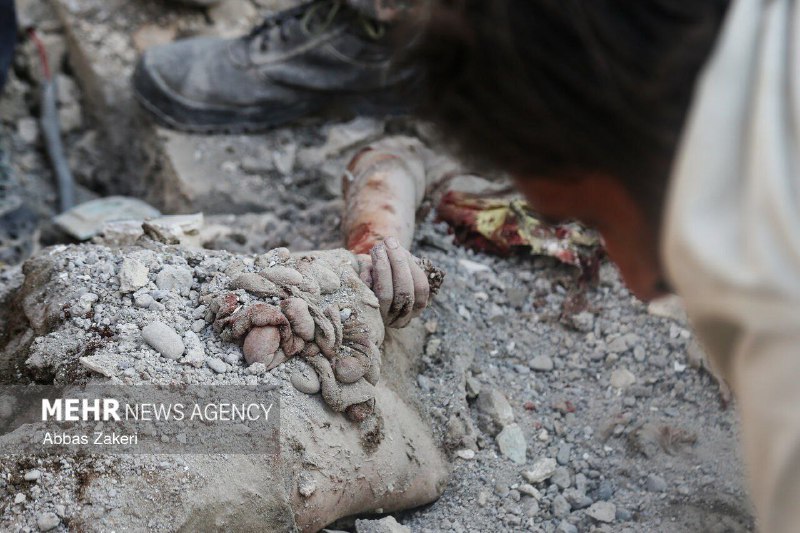 (18+) Na internetu se objevily fotografie obětí amerických a izraelských útoků na školu pro d...
