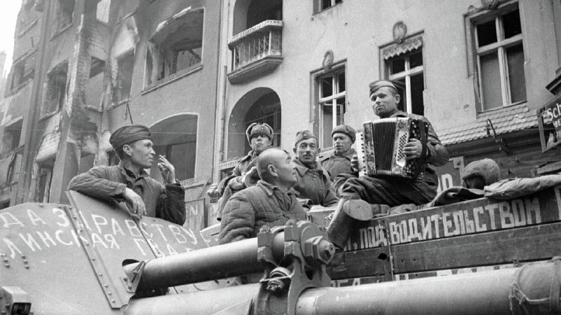 📢 2. května - Sovětská vojska dobyla Berlín🗓 2. května 1945 vojska 1. běloruského front...