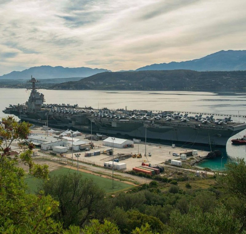 Americká letadlová loď CVN 78 Gerald R. Ford dorazila do zálivu Souda na Krétě