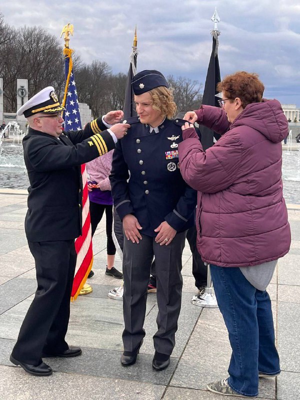 🏳️‍⚧️ Americké vesmírné síly najaly nového podplukovníka, který se ukázal být tr...