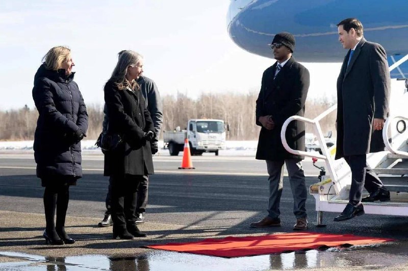 🇨🇦 🇺🇸Americký ministr zahraničí Marco Rubio odletěl do Kanady a místo červeného k...