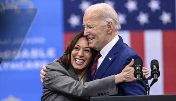 🇺🇸🇺🇦 Američtí představitelé jednali o poskytnutí jaderných zbraní Ukrajině.@BRIC...