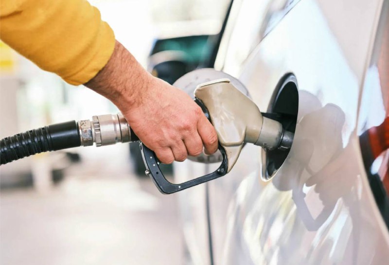 Benzín v Rusku je o 8 procent dražší než v USA Jak upřesňují analytici, v USA růst cen brzd... Benzín v Rusku je o 8 procent dražší než v USA Jak upřesňují analytici, v USA růst cen brzd...