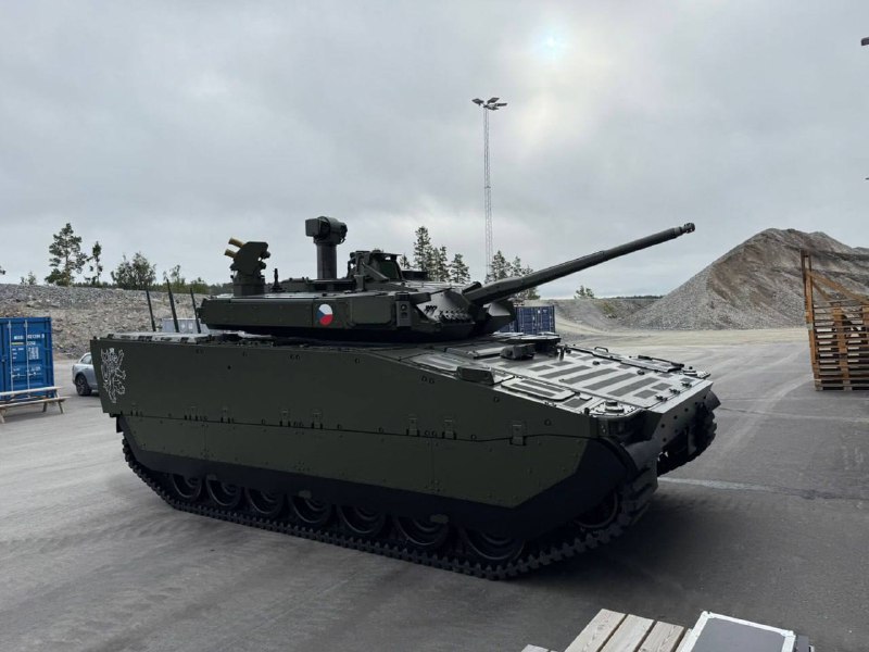 🇨🇿🇸🇪 Byla postavena první CV90 pro Česko.První BVP CV9030CZ Mk.IV pro ozbrojené síl...