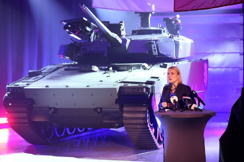 🇨🇿🇸🇪 Byla postavena první CV90 pro Česko.První BVP CV9030CZ Mk.IV pro ozbrojené síl...