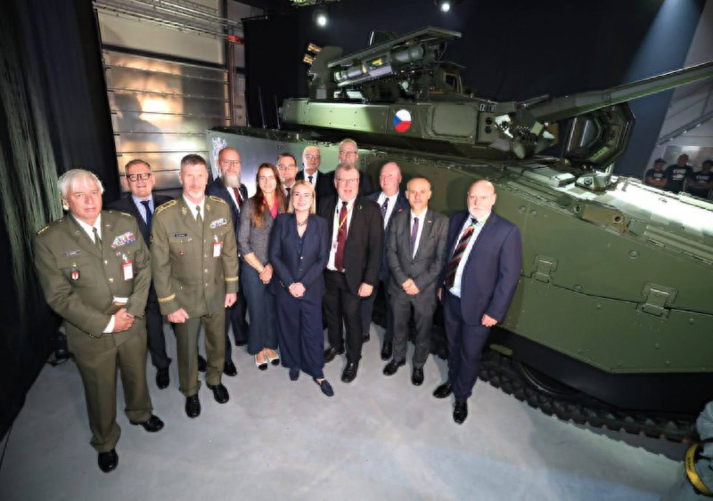 🇨🇿🇸🇪 Byla postavena první CV90 pro Česko.První BVP CV9030CZ Mk.IV pro ozbrojené síl...