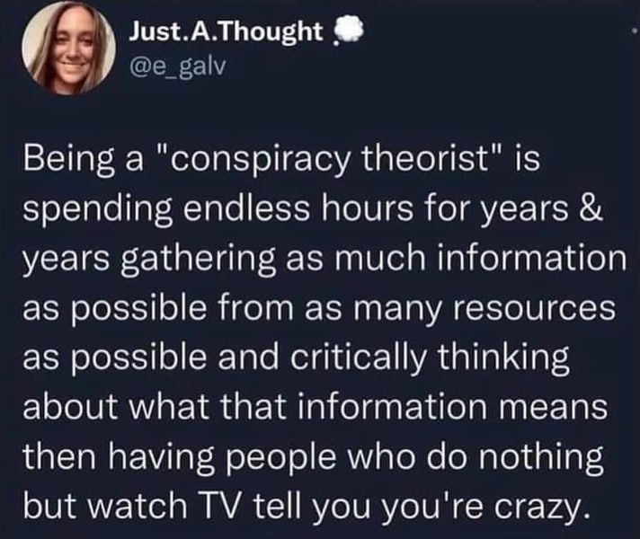 👍 Být "konspiračním teoretikem" znamená trávit nekonečné hodiny a roky shromaž?...