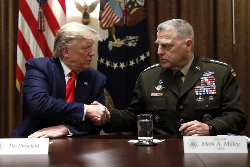 Bývalý sbor náčelníků generálních štábů americké armády generál Mark Milley, který sl...