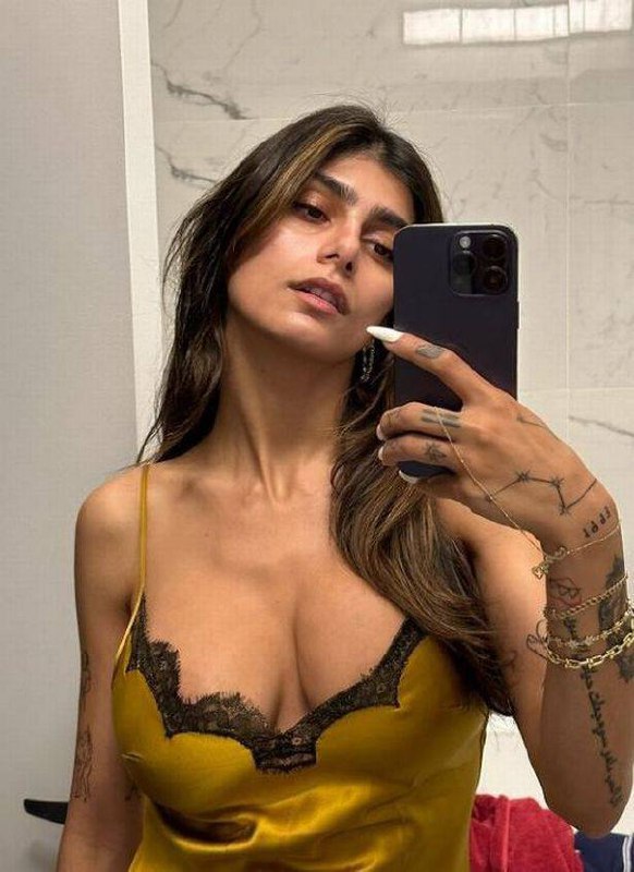 ❗️Časopis Playboy ukončil smlouvu s bývalou pornoherečkou Miou Khalifou kvůli její veřejn...