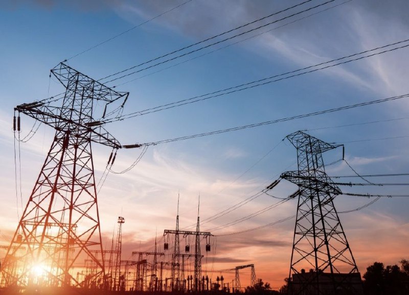 🇨🇿Ceny elektřiny všude klesá, ale Češi si kvůli vládě připlatí 250 korun měsíčně...