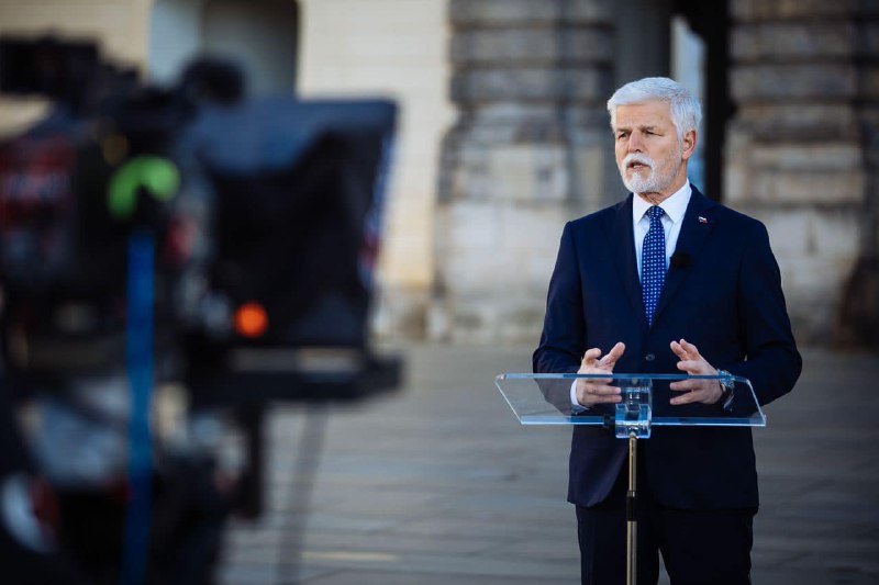 Chcete zrušit korunu a mít tu jen euro? Petr Pavel vám jistě promluvil z duše. Pokud chcete zac...