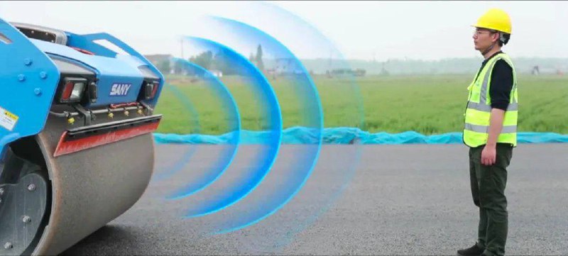 🇨🇳 Čína dokončuje první projekt plně bezpilotní silnic - dálnic  pomocí dronů a robot...