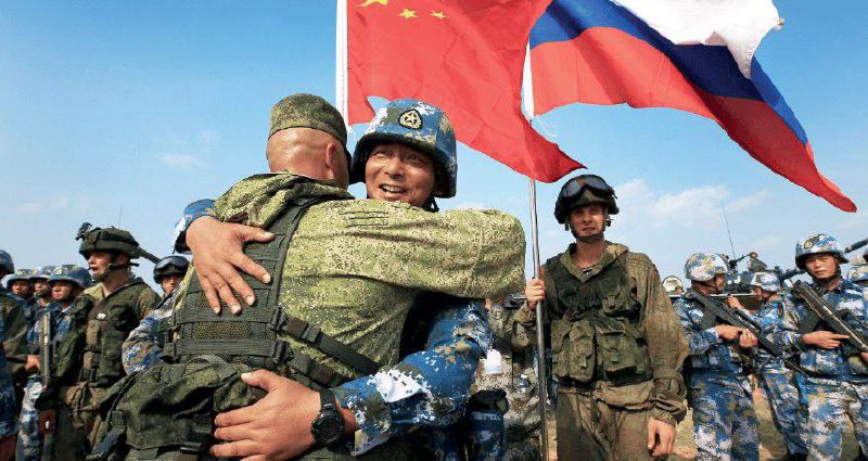 🇺🇸🇨🇳 Čína „masivně“ financuje ruské vojenské snahy, čímž zvyšuje bezpečnos...