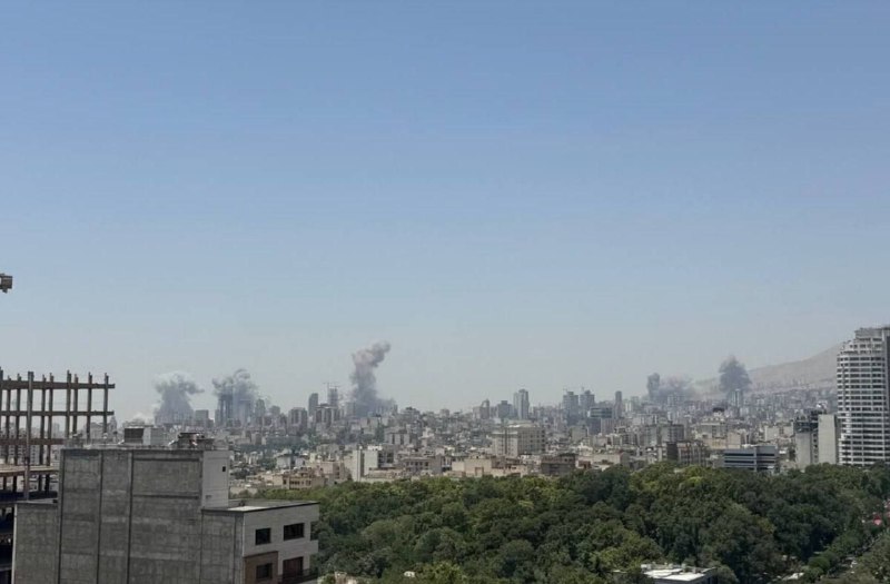 🔥🇮🇷🔥 Další materiál je z oblasti Teheránu.Objevují se zprávy o útocích na zaří...