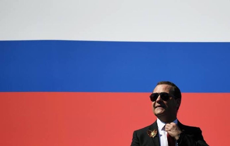 🇷🇺 Dmitrij Medvěděv:Polský ministr zahraničí Sikorski se s hrdostí prohlásil: „Bojuje...