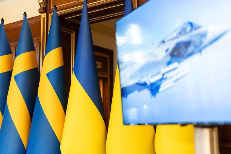 🇺🇦🇸🇪 Dnes Ukrajina podepsala dohodu se Švédskem o dodávce stíhacích letounů.Do Kyj... 🇺🇦🇸🇪 Dnes Ukrajina podepsala dohodu se Švédskem o dodávce stíhacích letounů.Do Kyj...