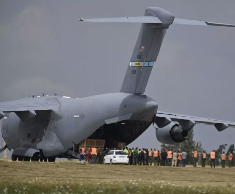 🇨🇿🇺🇸Do Česka dorazily první americké armádní vrtulníky další těžká technika b...