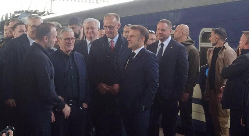 🇺🇦Do Kyjeva dorazili francouzský prezident Emmanuel Macron, britský premiér Keir Starmer, n...