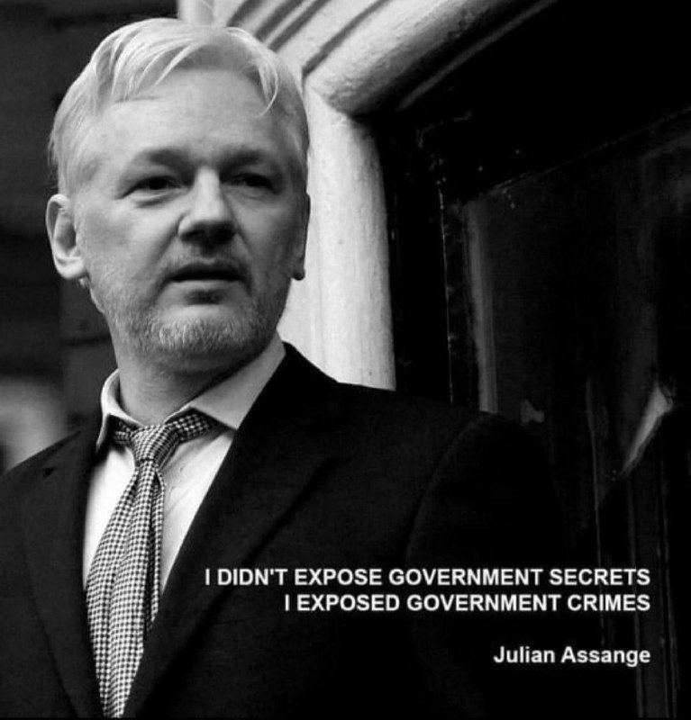 Edward Snowden:"Pokud se s odhalením zločinů zachází jako se zločinem, který byl spách?...