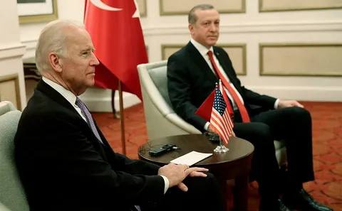 Erdogan jednal s Bidenem o členství Ukrajiny a Švédska v NATO"Během jednání byla projedn...