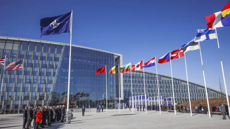 🔥 Estonsko plánuje požádat NATO o nasazení „odstrašující flotily“.Podle listu Postimee...