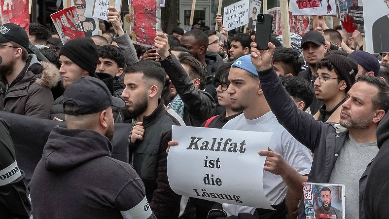 EURO KALIFÁTYRamadán - večer piatok 28. februára 2025 – sobota 29. marca 2025. Takmer dve mili...