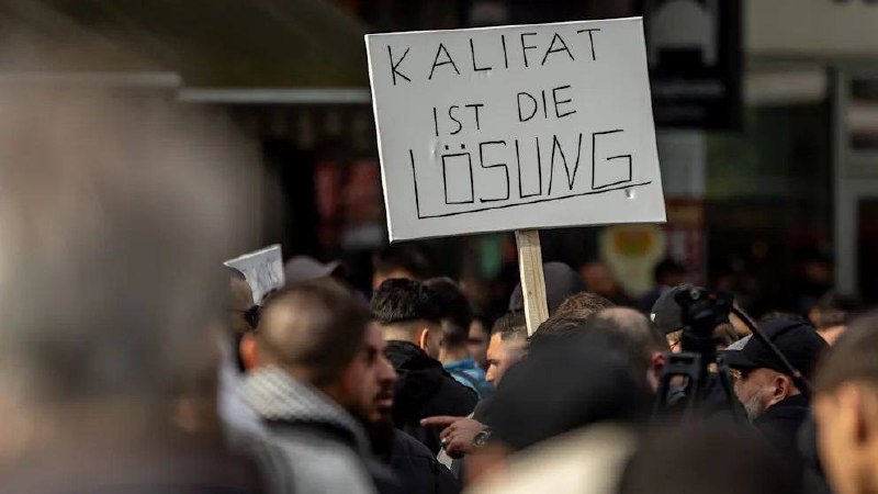 Evropa sama dojde k zániku a rozpadu EU I NATO ..Islamisté požadovali zřízení chalífátu v N?...