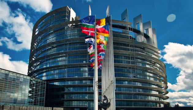 🇪🇺🇺🇦🇷🇺 Evropský parlament vyzval Západ, aby umožnil Ukrajině bez omezení úto...