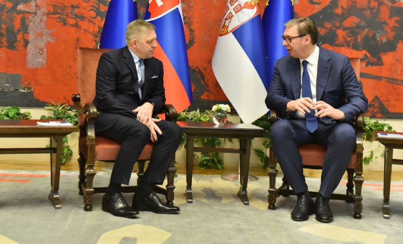 🇷🇸🇸🇰 Fico přijel na návštěvu SrbskaSrbský prezident Aleksandar Vučić a slovenský...