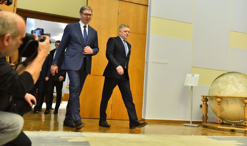 🇷🇸🇸🇰 Fico přijel na návštěvu SrbskaSrbský prezident Aleksandar Vučić a slovenský...