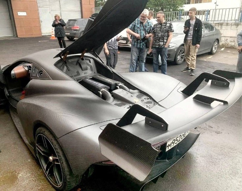 Fotografie prototypu nového ruského sportovního vozu Rossa byly zveřejněny na webu.