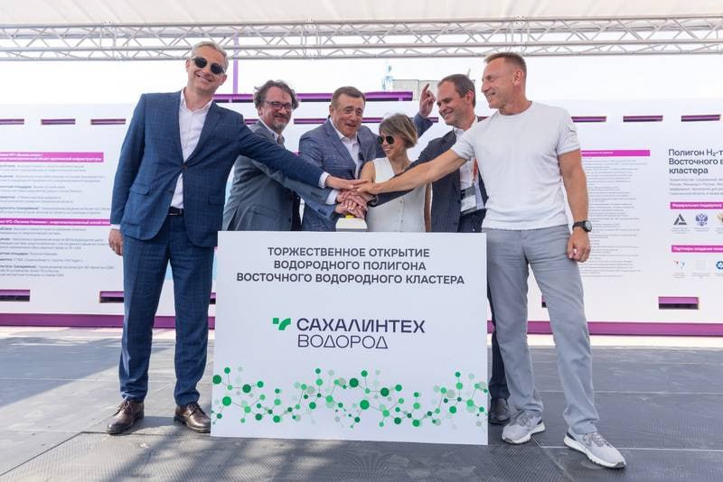 Guvernér Sachalin Valerij Limarenko spustil první test vodíku v zemi Nová energie na Sachalinu a...