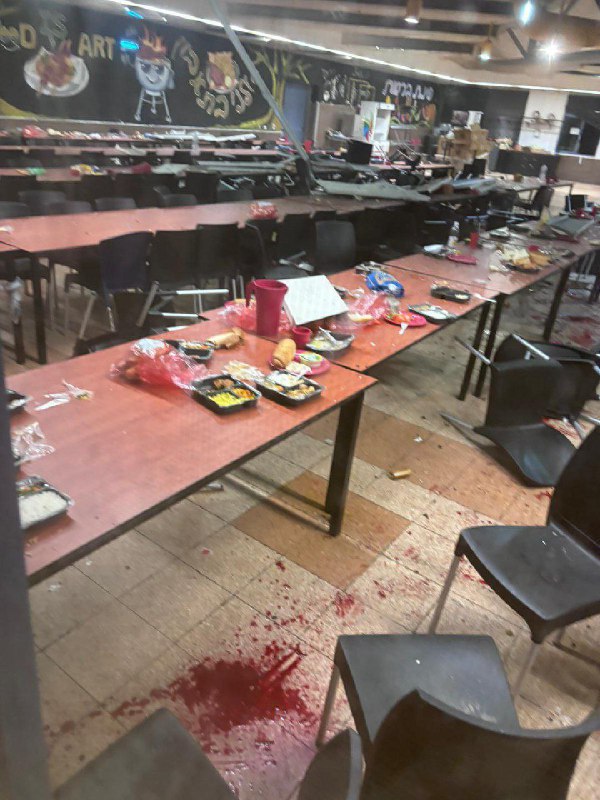 🇱🇧 ⚔️🇮🇱 Hizballáh zasáhl s drony tábor izraelské armády a zranil 110 vojáků  ...