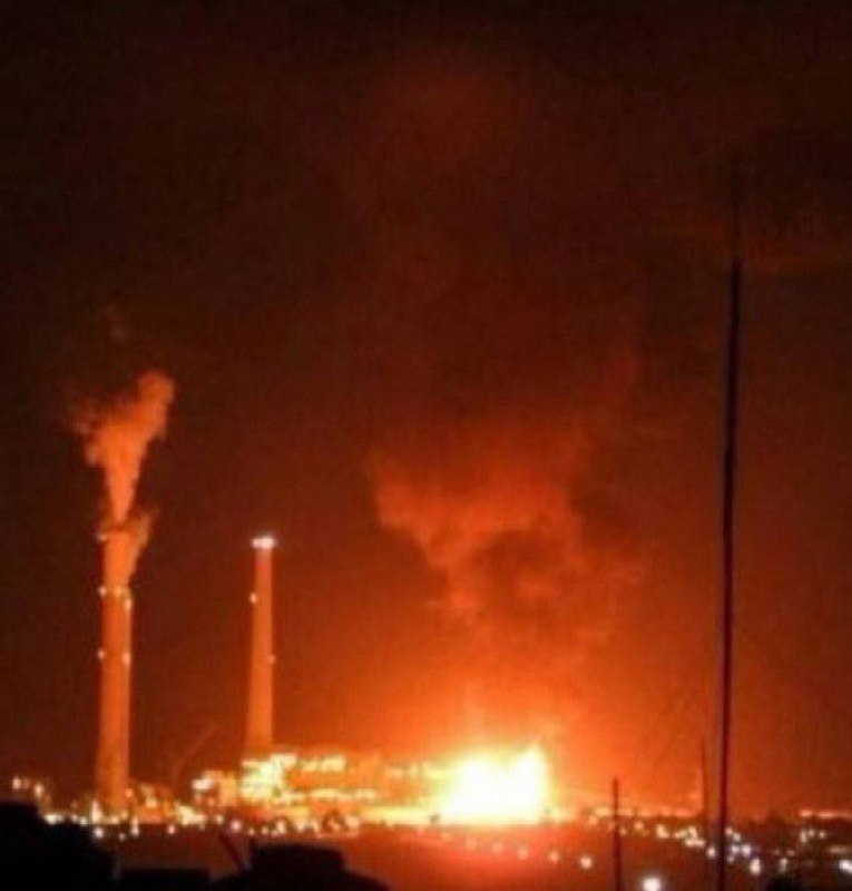 🇾🇪🇮🇱 Húsíové zahájili masivní raketový útok na IzraelJemenští povstalci Houthi ...