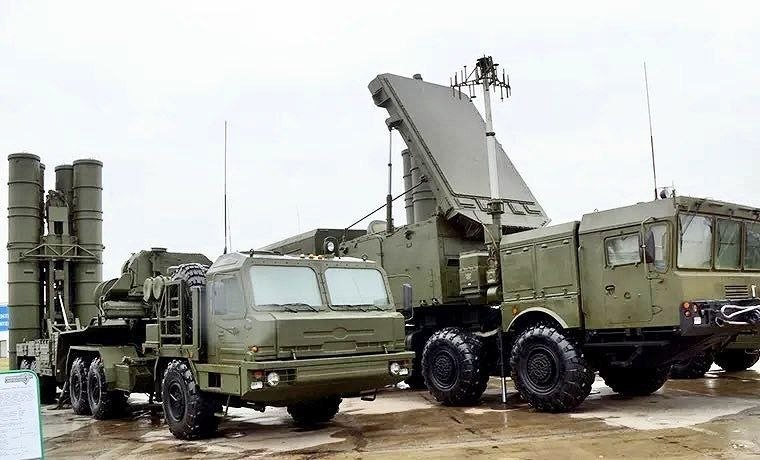 Indické rozhodnutí podepsat druhou smlouvu o nákupu systému protivzdušné obrany S-400 je důsl...