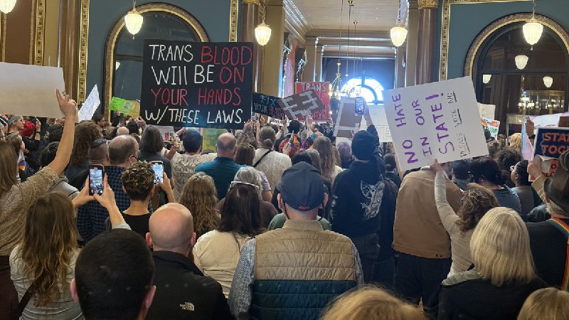 Iowa State Capitol Storming organizovaná masivní skupinou radikálních trans aktivistů*Lidé pro...