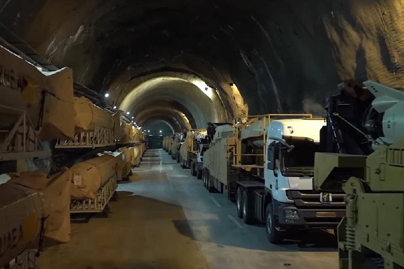 Írán navzdory Trumpovým prohlášením o konečné porážce aktivně čistí zavalené vojenské...