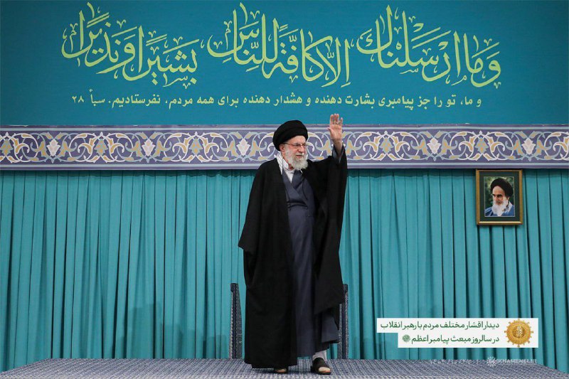 🇮🇷ÍránÁjatolláh Chameneívystoupil na veřejnost a nazval Trumpa zločincemÁjatolláh pro...