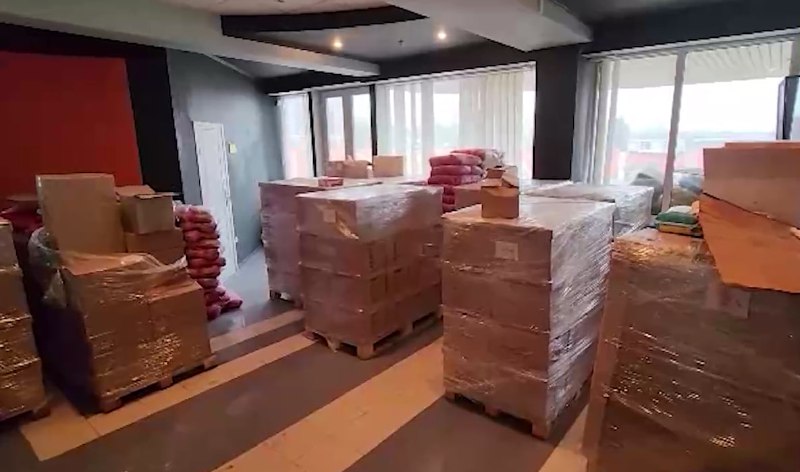 🇮🇪🤝🇷🇺Italové zakoupili pro obyvatele Mariupolu porodnické lékařské vybavení a p...