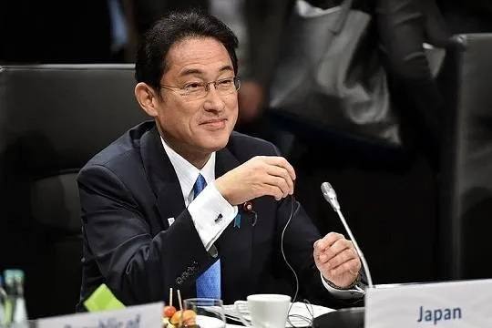 Japonský premiér Fumio Kishida se na závěrečné tiskové konferenci summitu G7 o tragédii v Hi...