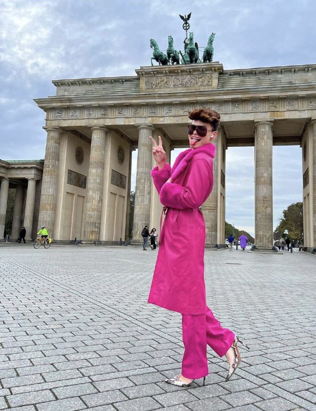 🏳️&zwj;🌈Jmenuji se Vivis a je mi 19let, jsem model z Francie.Zdroj: Instagram