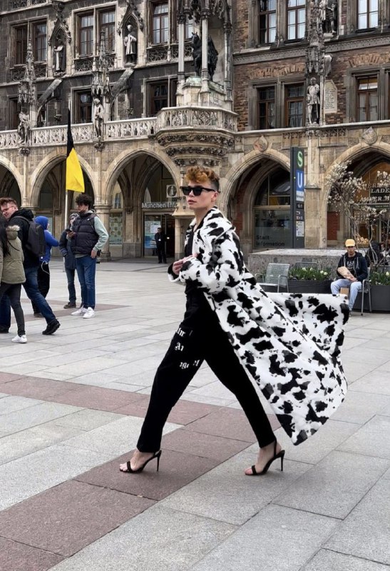 🏳️&zwj;🌈Jmenuji se Vivis a je mi 19let, jsem model z Francie.Zdroj: Instagram