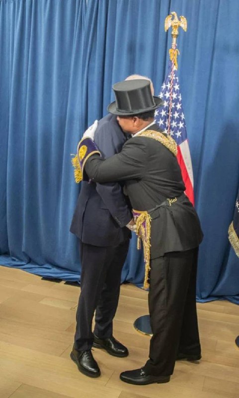 Joe Biden byl přijat do zednářské lóžeOficiální zpráva byla zveřejněna na webových strá...
