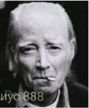 Joe Biden?Ne, britsk&yacute; herec Roger Struan. Existuje teorie, že je to on, kdo hraje roli Bidena