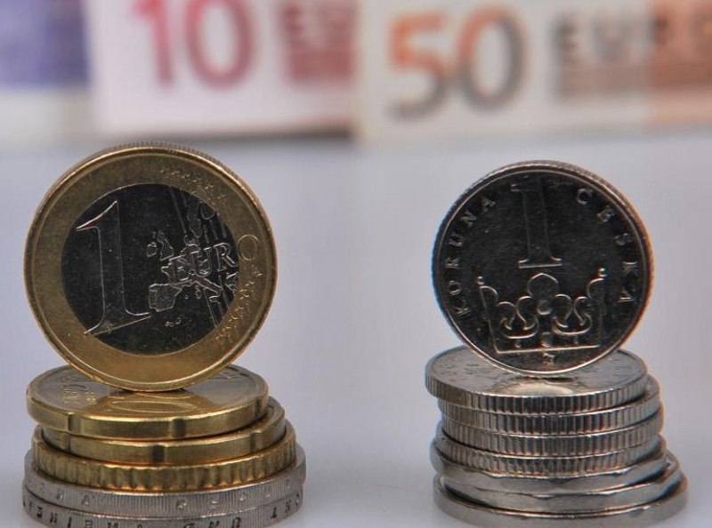 🇪🇺🇨🇿Kdy Česko přijme euro?Česká republika by podle Mariana Jurečky také měla při...