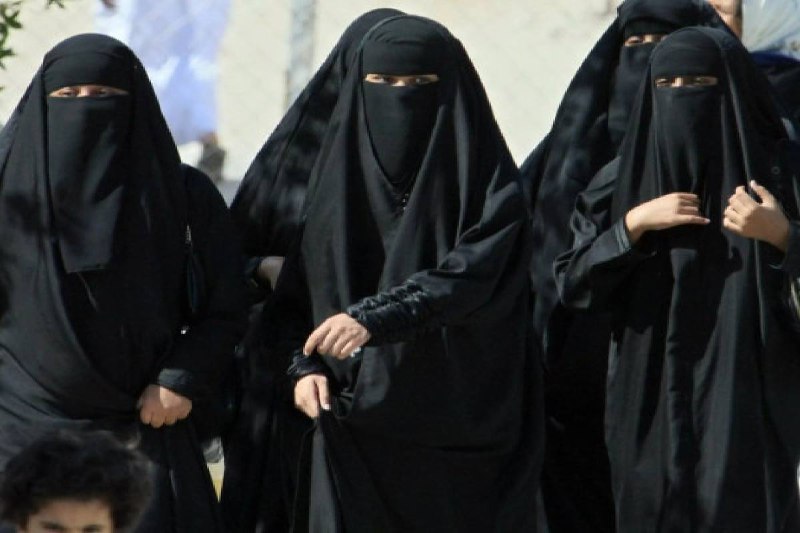 Koordinační centrum pro muslimy severního Kavkazu navrhlo zákaz nikábů v celém Rusku.V modern...