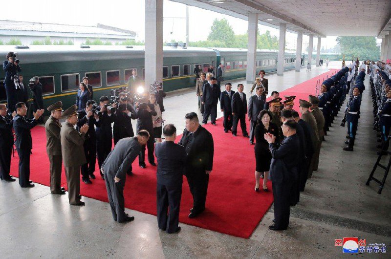 🇰🇵🇷🇺Korejská centrální zpravodajská agentura zveřejnila fotografie, jak byl Kim Čo...
