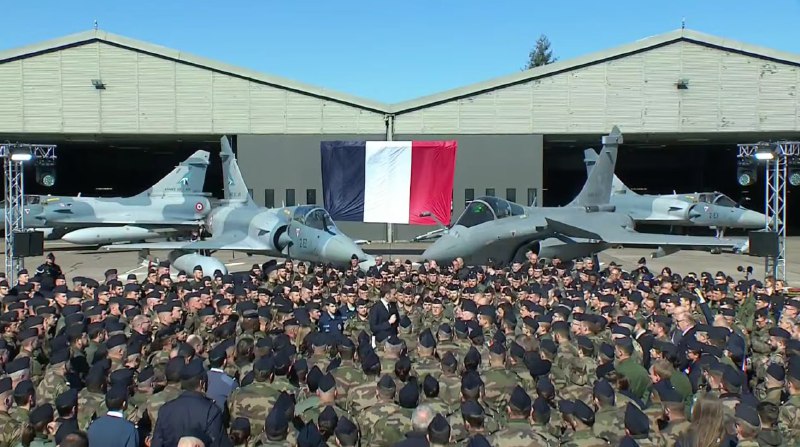 🇫🇷 Macron posouvá jaderné zbraně blíže Rusku🐸 Paříž nasadí v roce 2035 na hranici ...