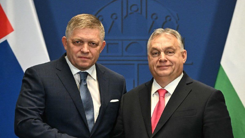 Maďarský ministr zahraničí Szijjártó řekl, že Maďarsko je připraveno poskytnout tranzitní...